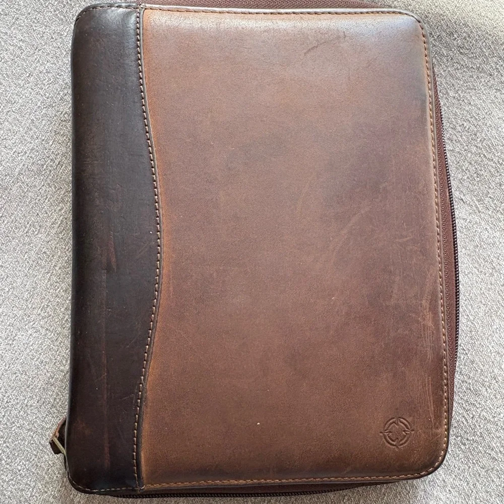 Franklin Covey 2-tone Brown Leather Zipfolio Organizer Binder 8x10